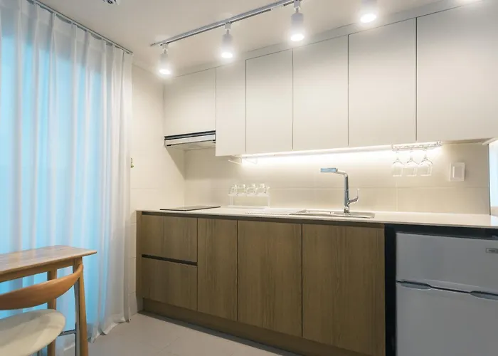 Gomihouse