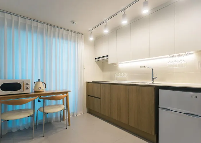 Gomihouse